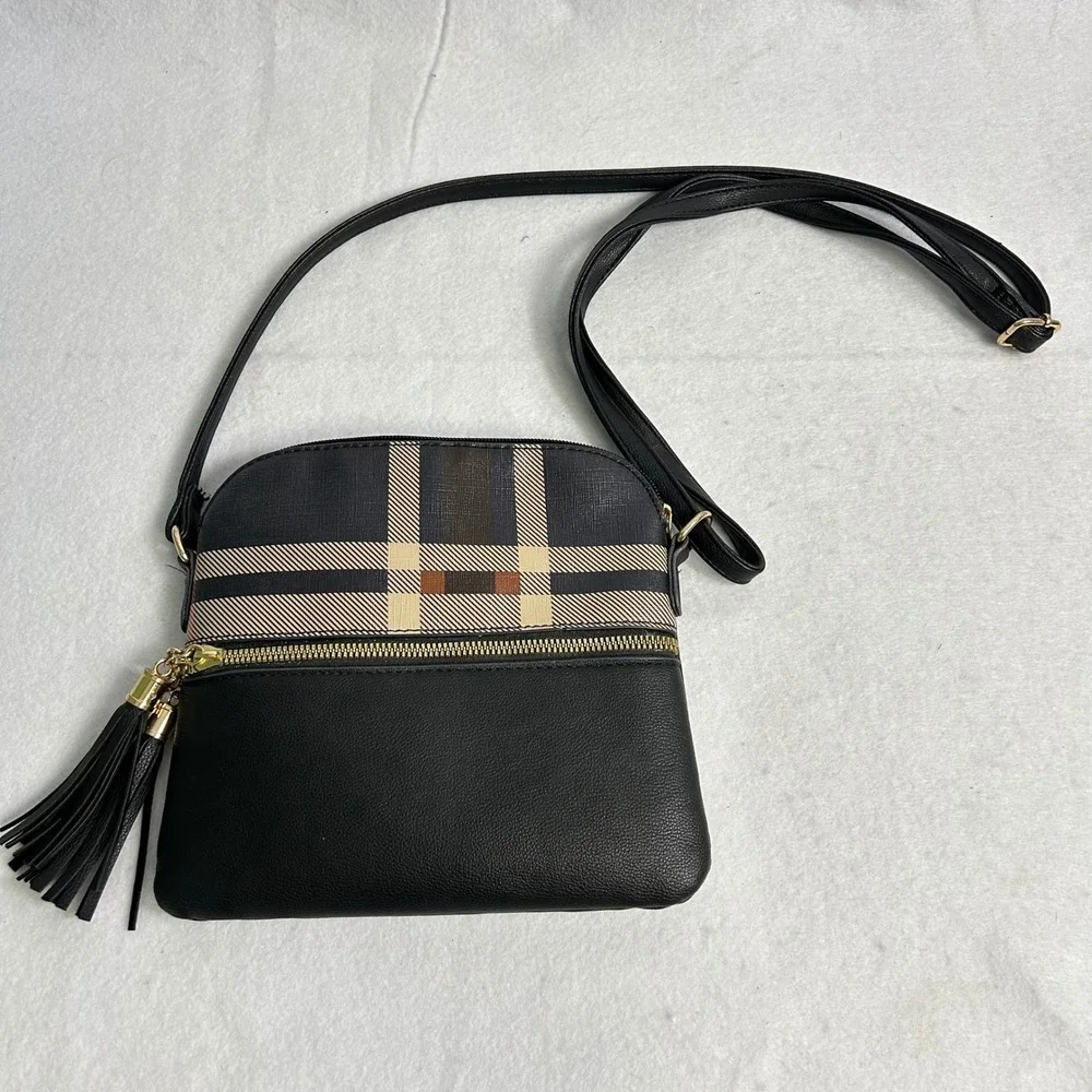 Preppy Plaid Unbranded Womens Small Black Crossbody Bag Tassel Zip Faux Leather‎
